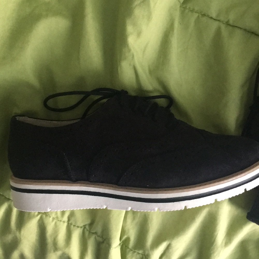 shoes - Picture 3 of 3